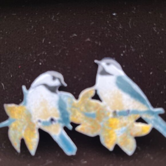 Artist designed enamel brooch. - Picture 3 of 5